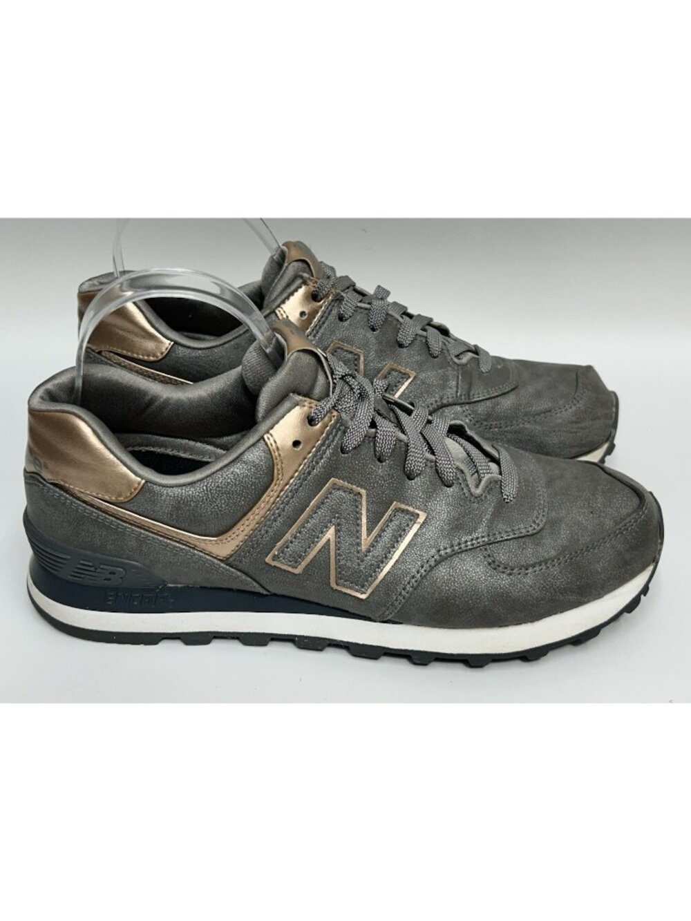 New Balance 574 Sneakers Women’s Size 9.5 Precious Metals Copper Grey metallic